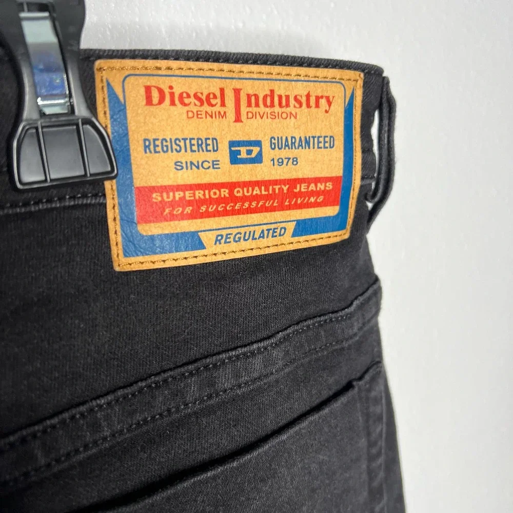 New Diesel Thommer Slim Fit Black Denim Jeans Mens size 36 x 30